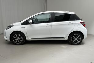 хэтчбек Toyota Yaris